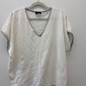 Tahari Size XL Cream V-Neck Top with Black Stitching